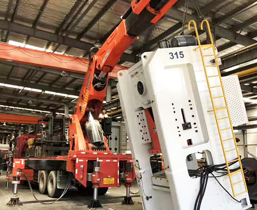 九江浔阳附近随车吊出租，轻松解决运输难题